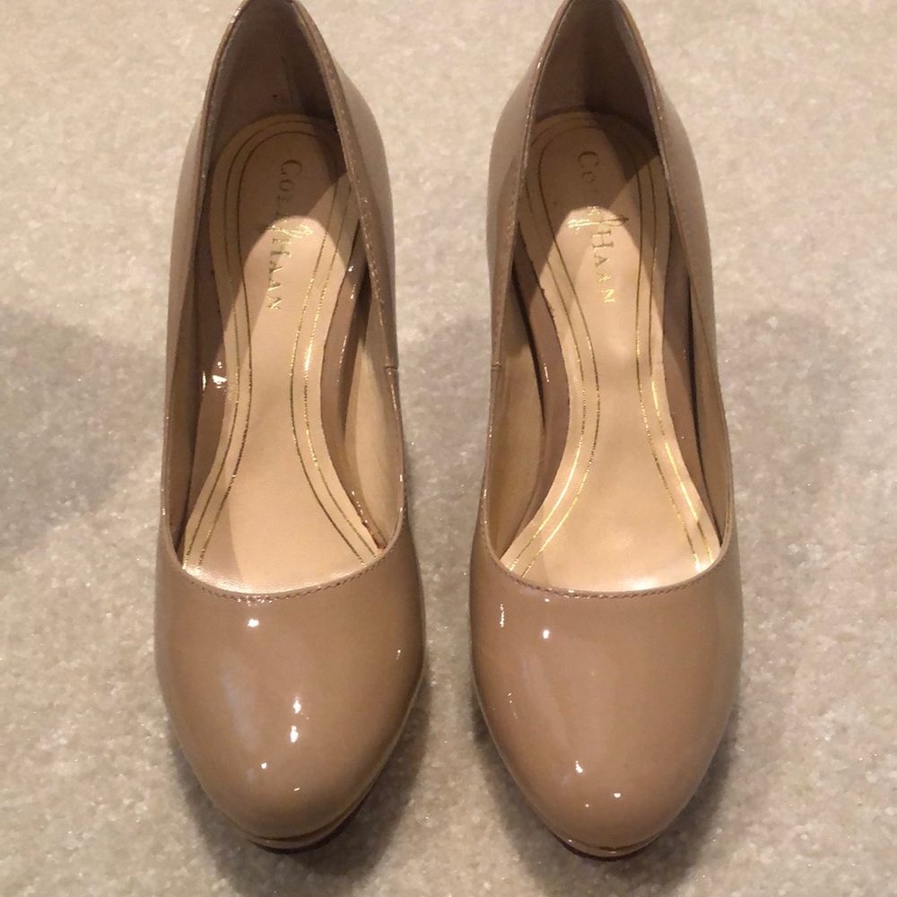 Cole Hahn patent leather nude phmps